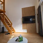 아파트 The Regent I I Castle Hill I