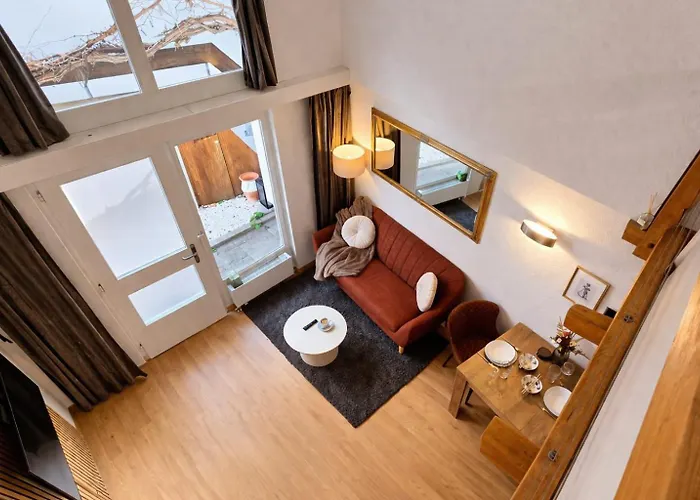 Apartment The Regent I I Castle Hill I *